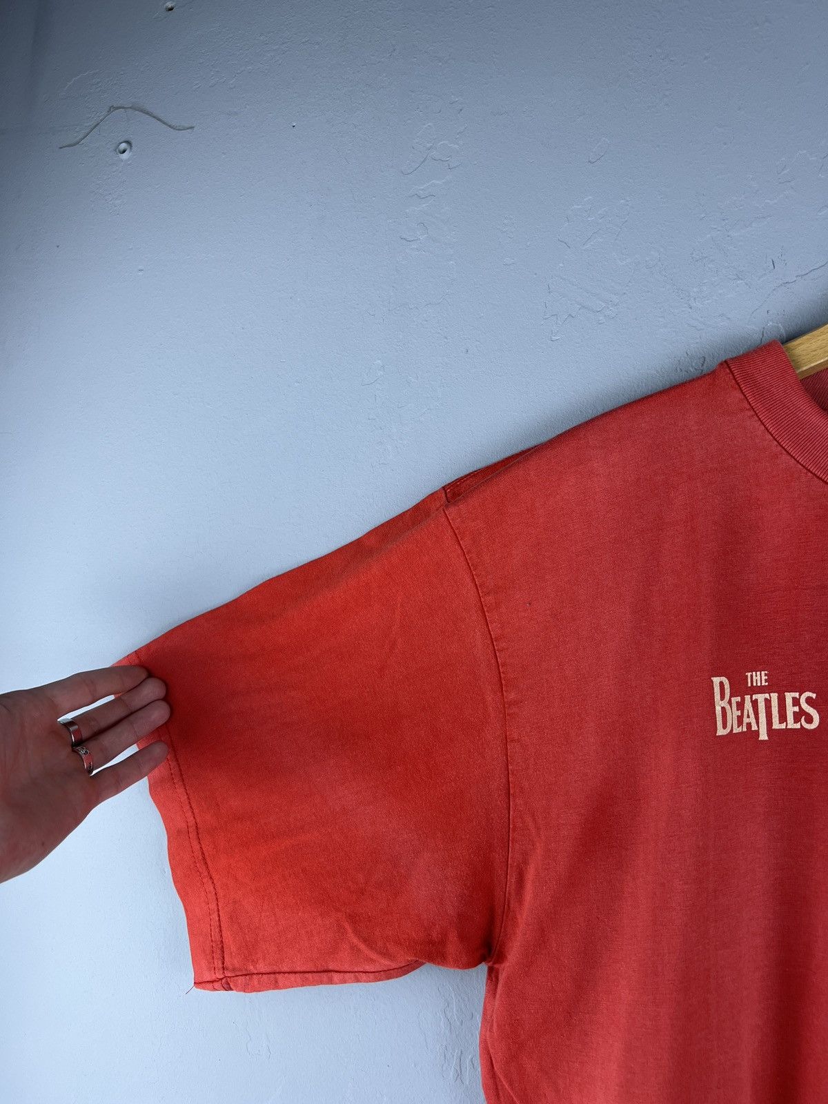 Band Tees Vintage 2000 The Beatles 1 ONE tour tee red faded tee Size US XL / EU 56 / 4 - 10 Thumbnail