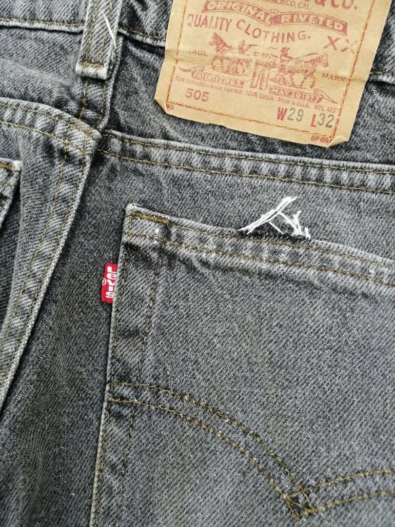 Levi's RARE🔥90's Light Black Wash Vintage Levi's 505 Jeans 29x30 Size US 29 - 14 Thumbnail