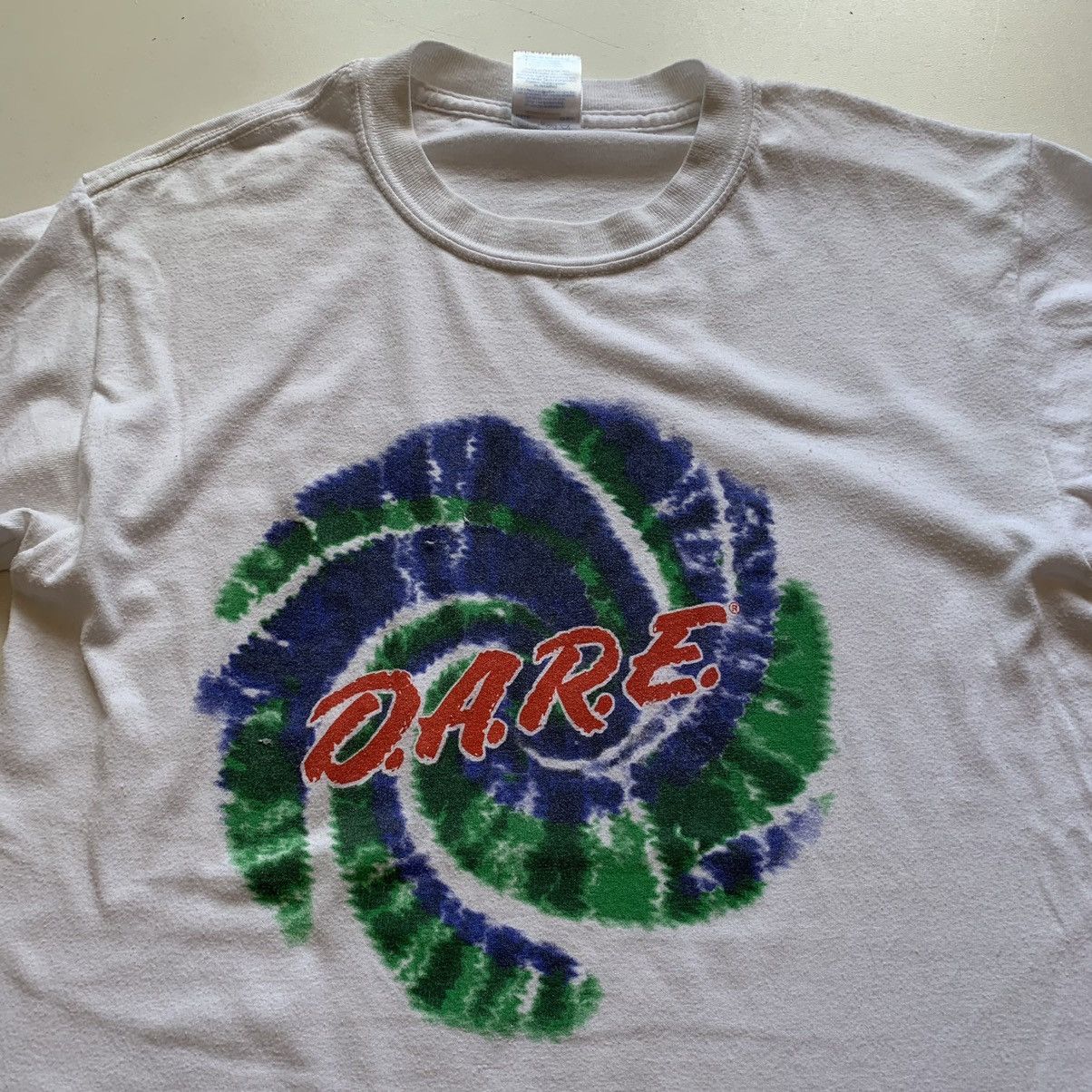 D.A.R.E Vintage 2000s DARE Art Graphic T Shirt Men's Small White Size US S / EU 44-46 / 1 - 2 Thumbnail