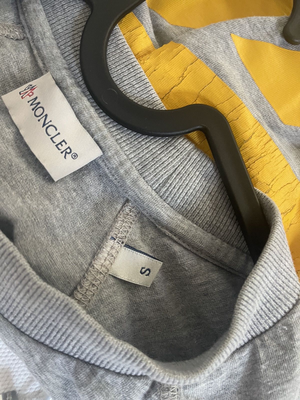 Moncler × Off-White Off white x Moncler TEE Size US S / EU 44-46 / 1 - 9 Thumbnail