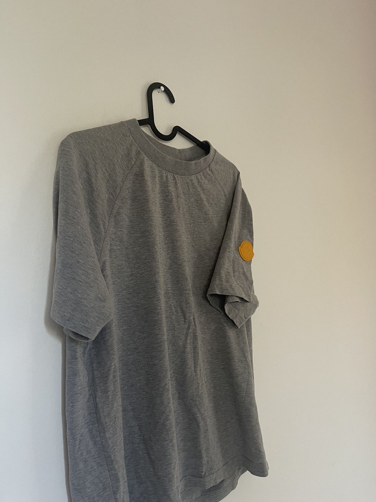 Moncler × Off-White Off white x Moncler TEE Size US S / EU 44-46 / 1 - 6 Thumbnail