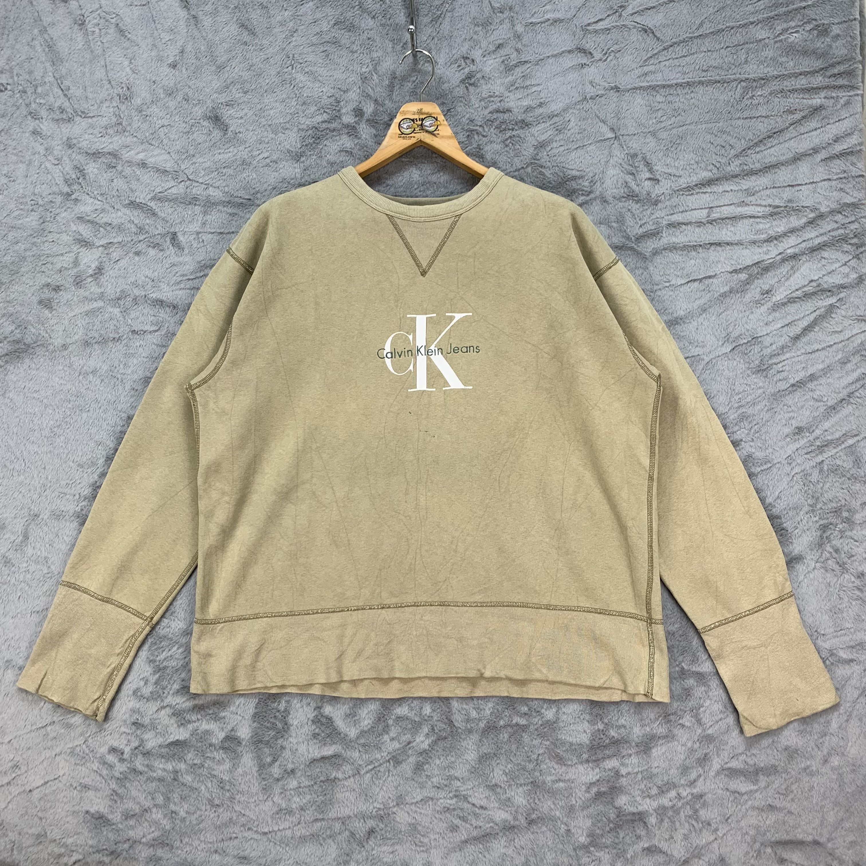 Calvin Klein Vintage Calvin Klein Big Logo Sweatshirts #4253-147 Size US M / EU 48-50 / 2 - 1 Thumbnail