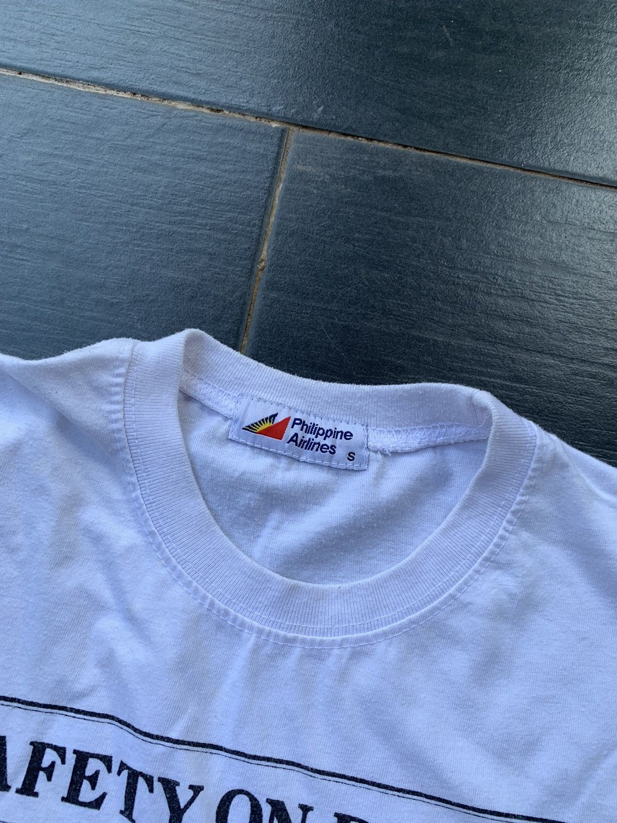 Vintage Philippines Airlines T- Shirt Size US S / EU 44-46 / 1 - 3 Thumbnail