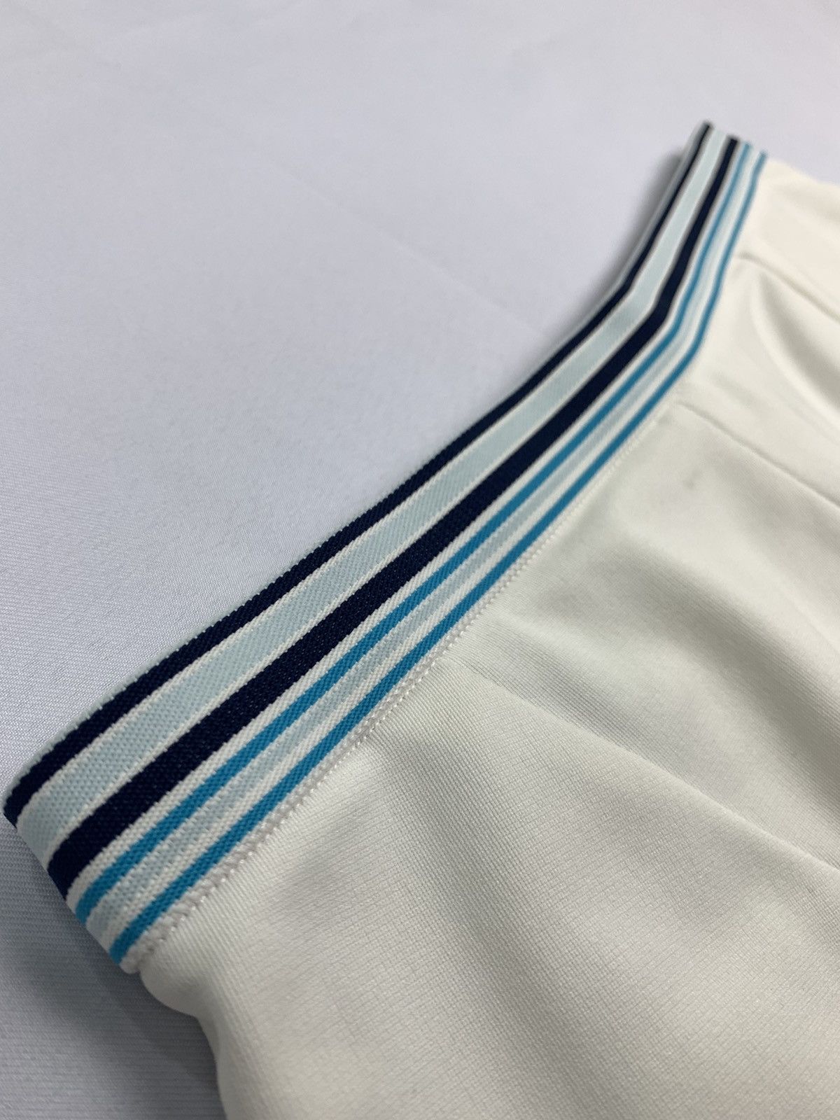 Adidas × Japanese Brand × Vintage Vintage 70s ADIDAS x DESCENTE Classic Surf Mini Short Pant Size US 28 / EU 44 - 14 Thumbnail