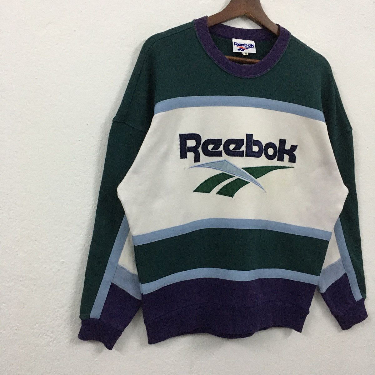 Reebok × Vintage Rare Vintage Reebok Big Logo Embroidery Sweatshirt Size US M / EU 48-50 / 2 - 7 Thumbnail