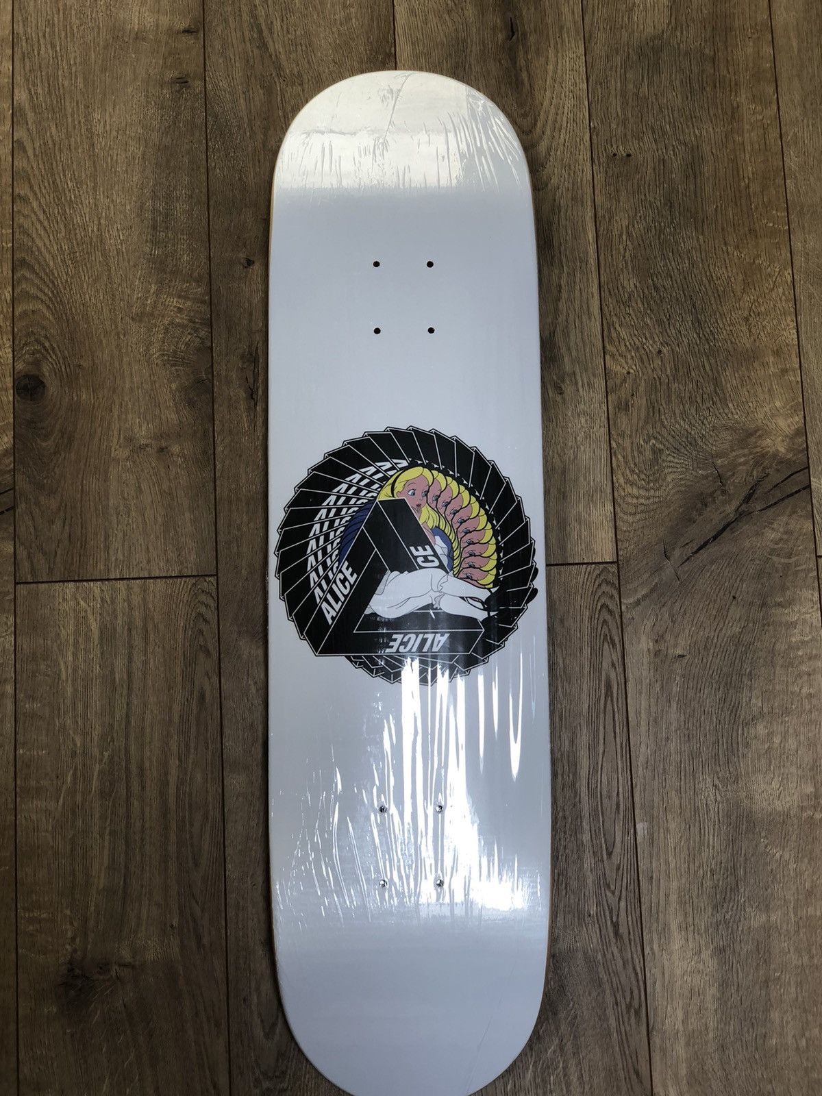 Palace ALICE IN PALACE CUSTOM DECK ARTWORK 8.25" Spiral/White Size ONE SIZE - 9 Thumbnail