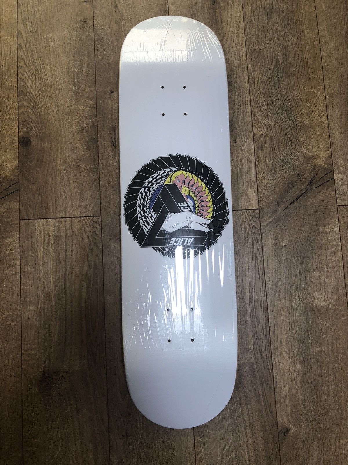 Palace ALICE IN PALACE CUSTOM DECK ARTWORK 8.25" Spiral/White Size ONE SIZE - 8 Thumbnail