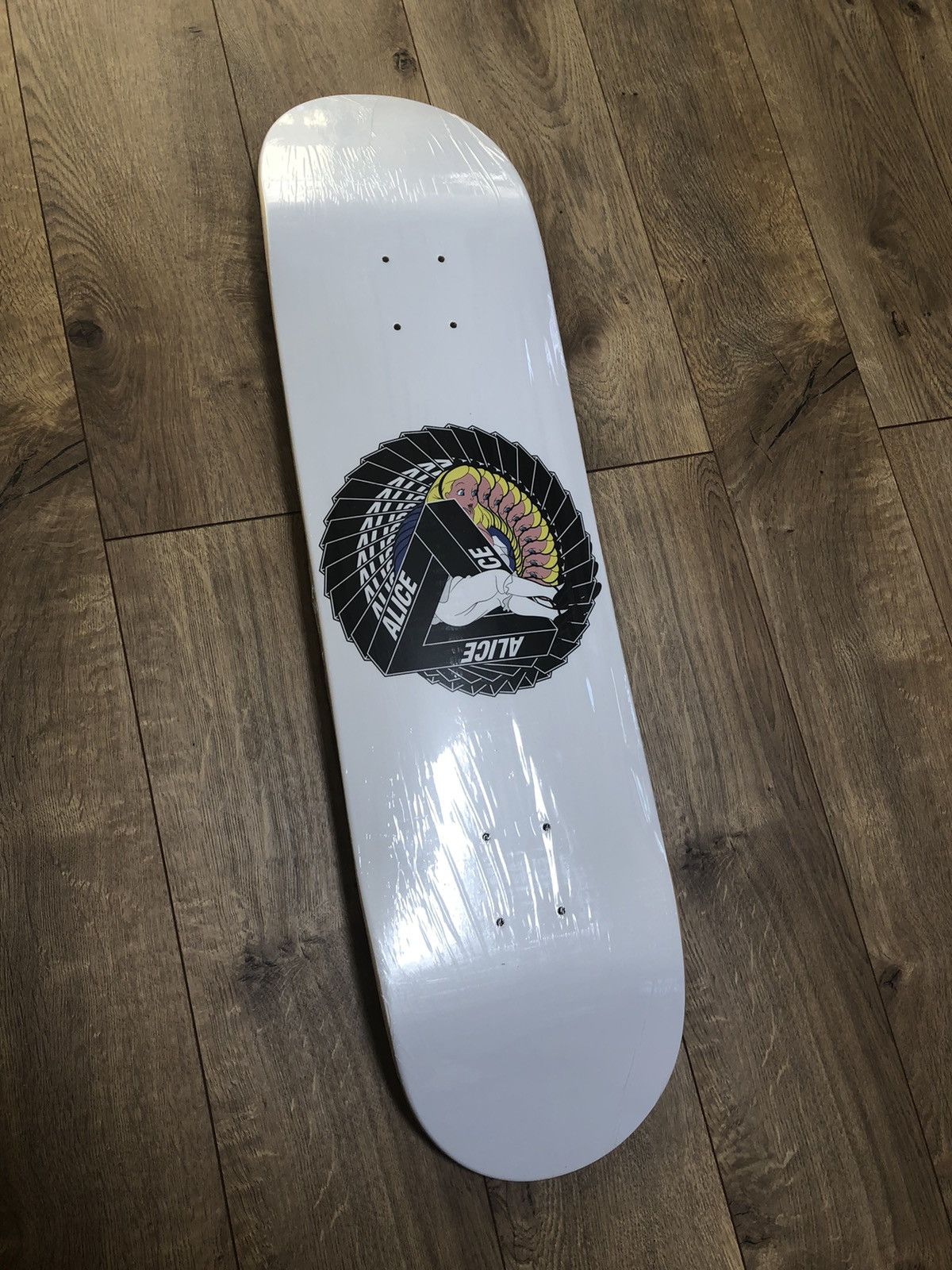 Palace ALICE IN PALACE CUSTOM DECK ARTWORK 8.25" Spiral/White Size ONE SIZE - 4 Thumbnail