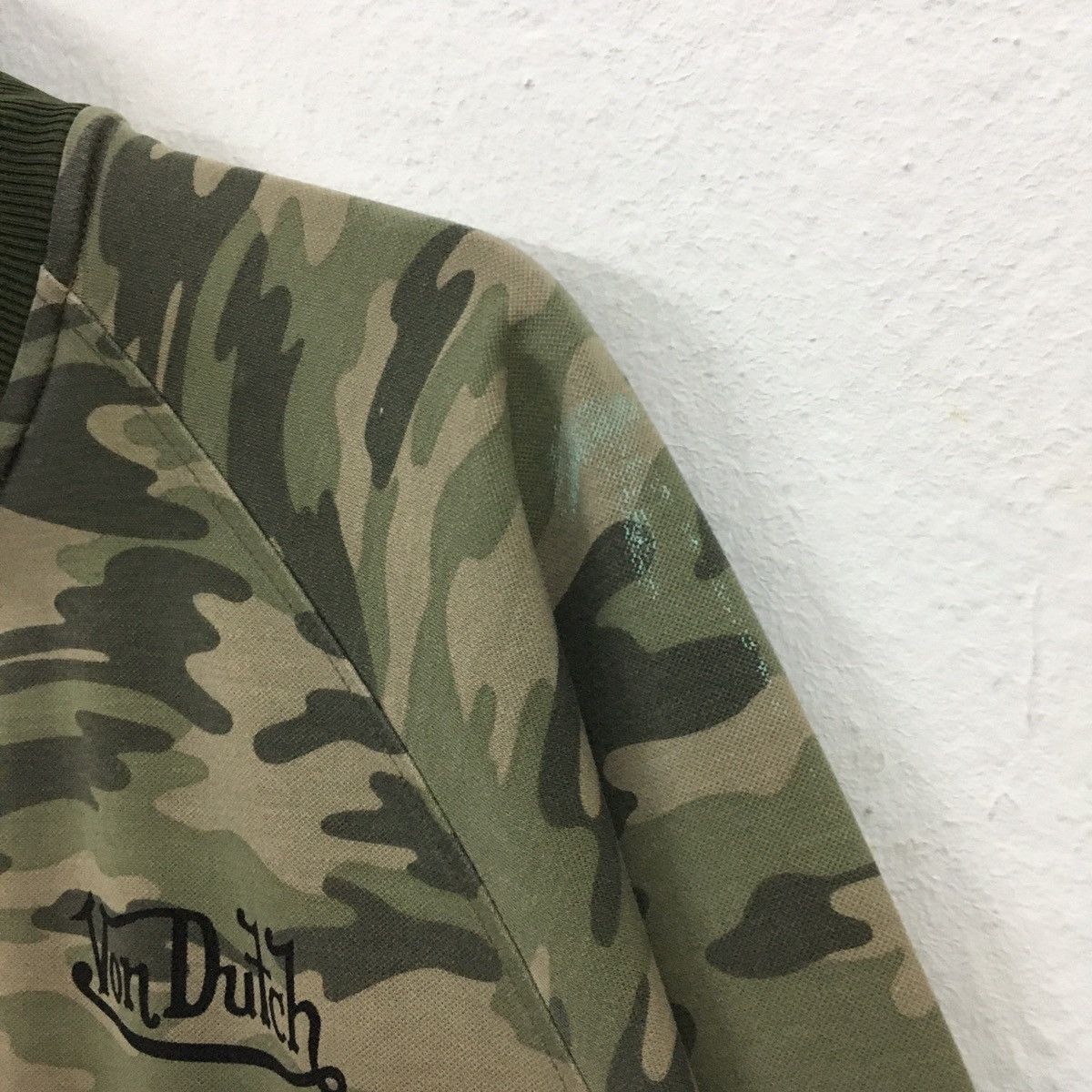 Von Dutch Rare Von Dutch Camo Flying Eye Ball Big Patches Sweater Size US M / EU 48-50 / 2 - 10 Thumbnail