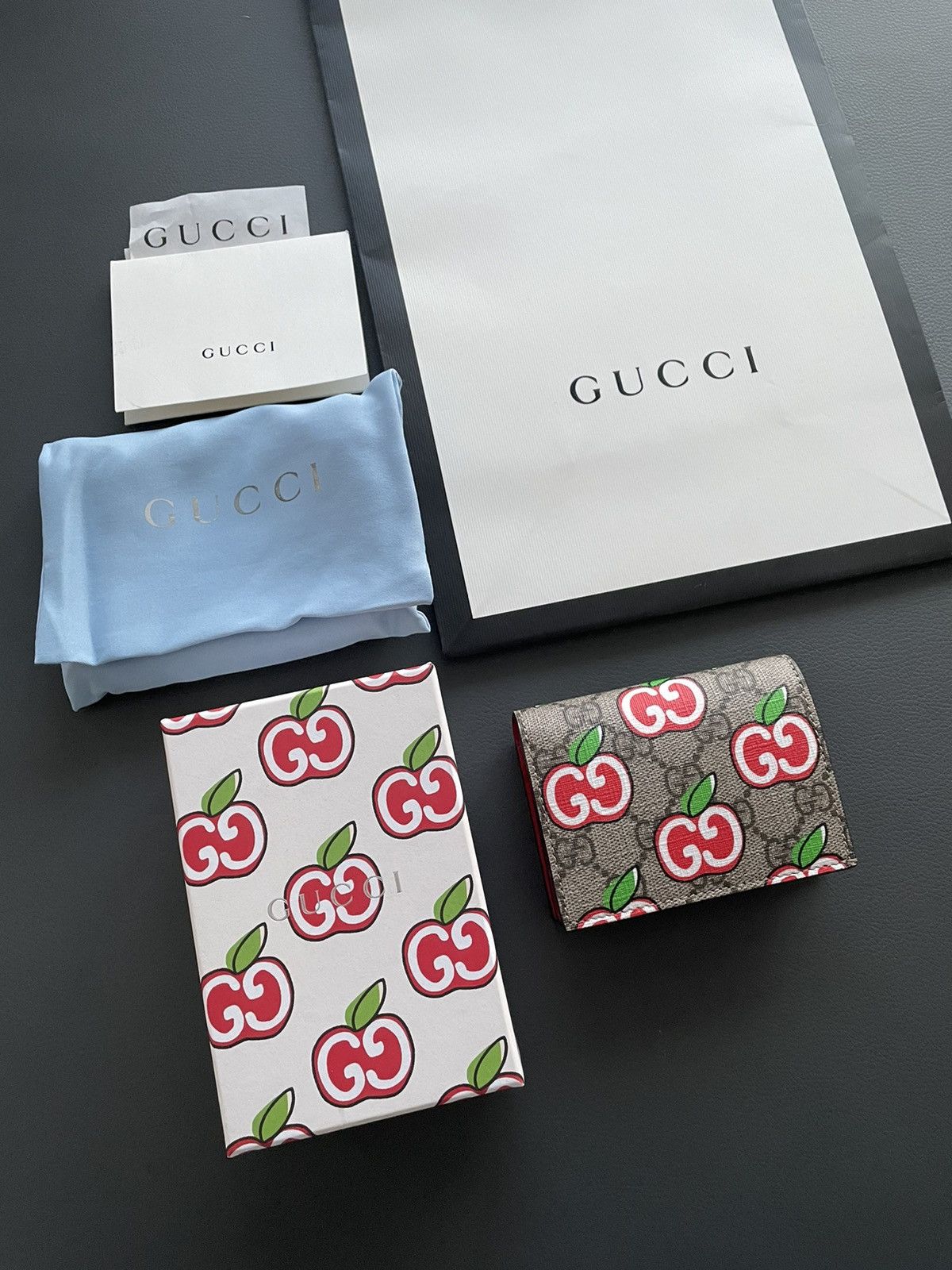 Gucci Rare Brand NEW Super Runway Limited Edition GG Apple Wallet Size ONE SIZE - 13 Thumbnail