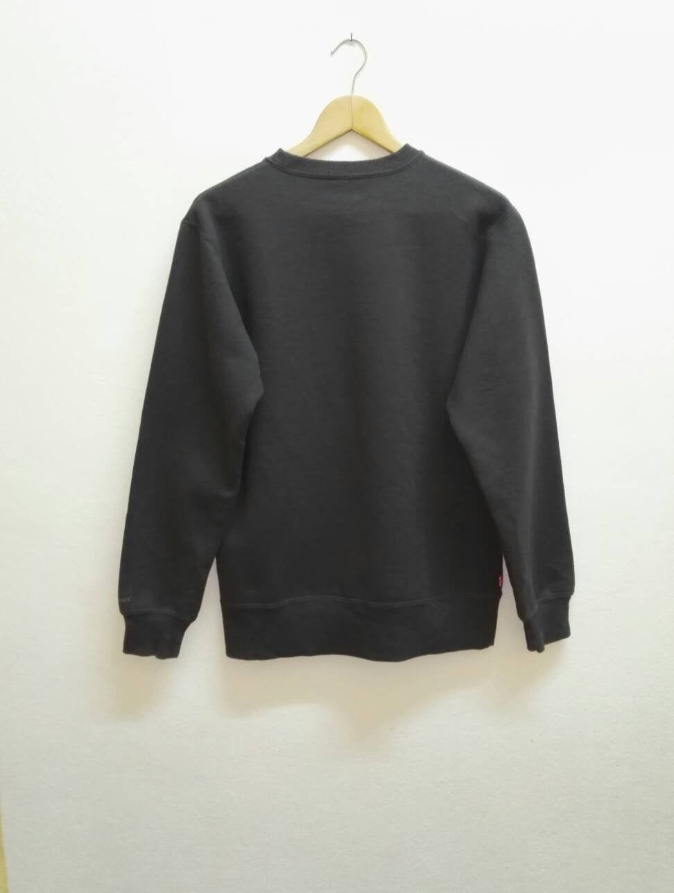 Levi's Vintage Clothing Vintage Sweatshirt Levis Red TaB Good Condition (code 3) Size US M / EU 48-50 / 2 - 3 Thumbnail