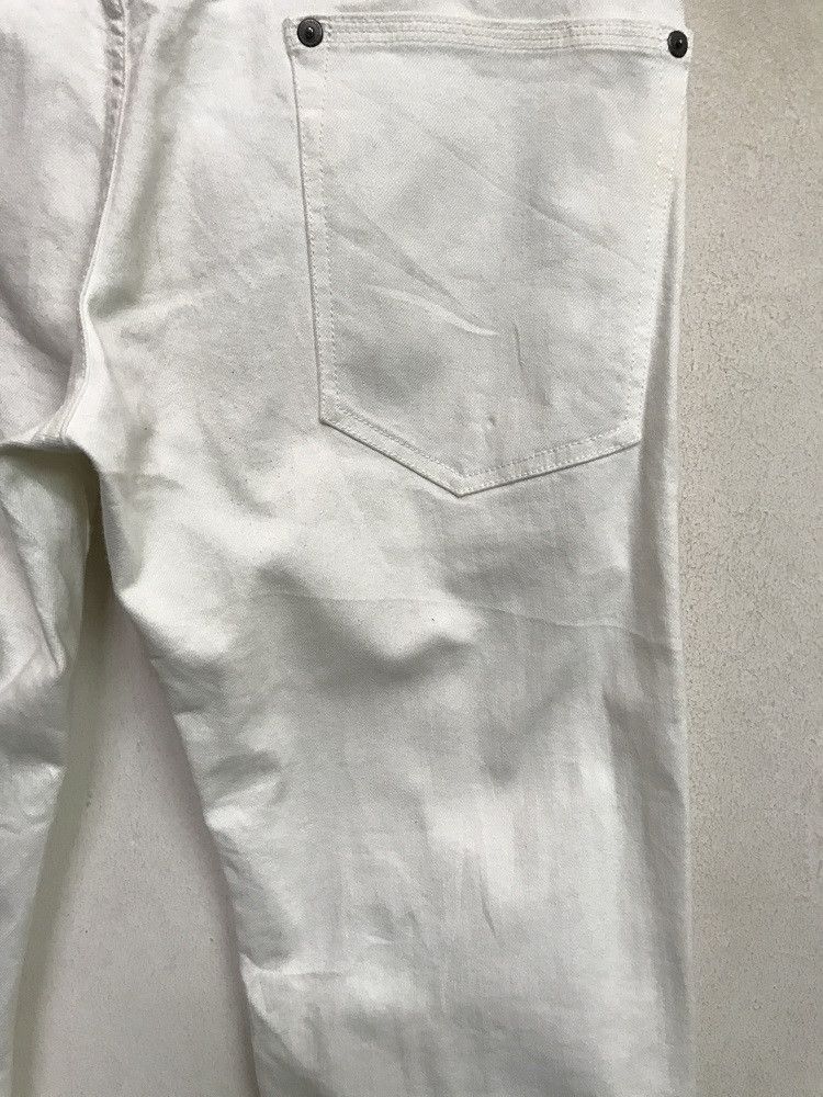 Burberry BURBERRY LONDON Made In Japan Milky White Denim Jeans Size US 30 / EU 46 - 16 Thumbnail