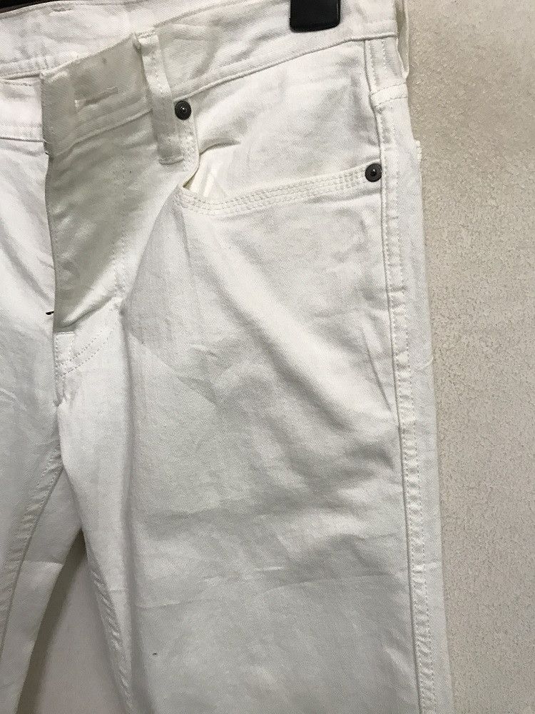 Burberry BURBERRY LONDON Made In Japan Milky White Denim Jeans Size US 30 / EU 46 - 6 Thumbnail