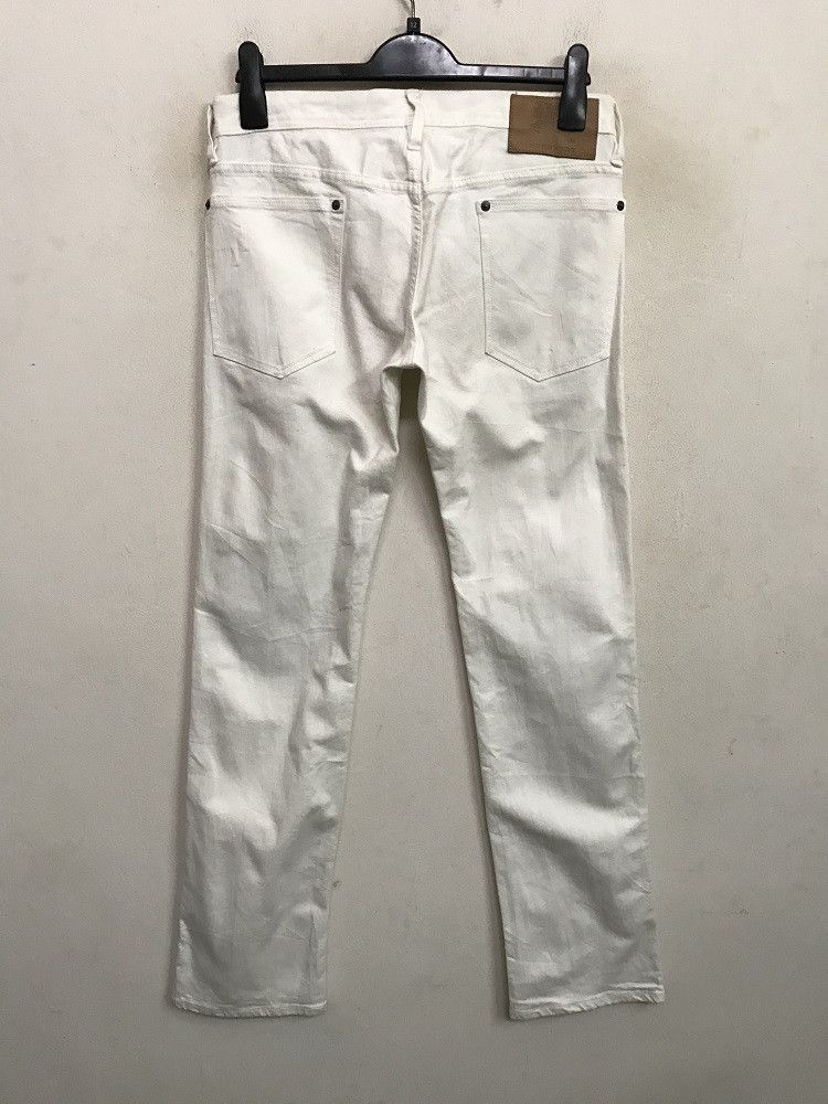 Burberry BURBERRY LONDON Made In Japan Milky White Denim Jeans Size US 30 / EU 46 - 9 Thumbnail
