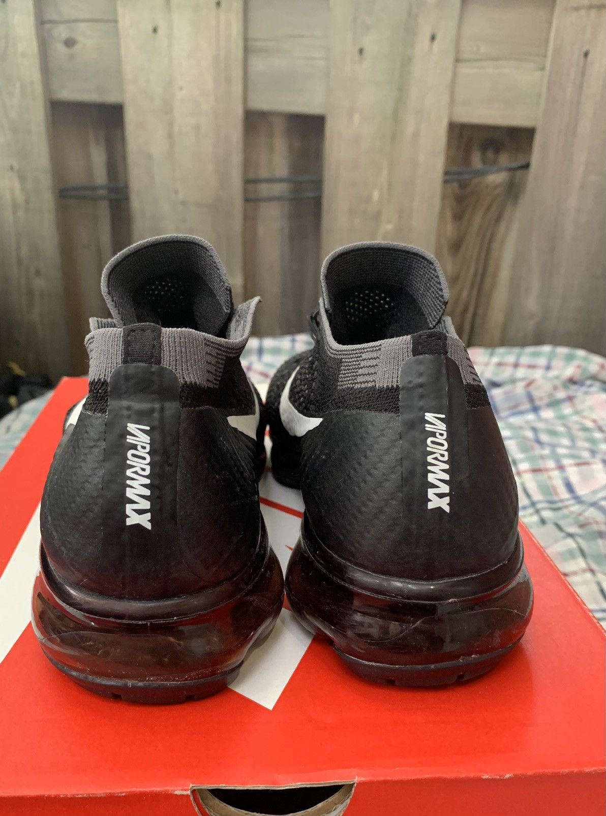 Nike Air VaporMax Triple Black Size US 7 / EU 40 - 3 Thumbnail
