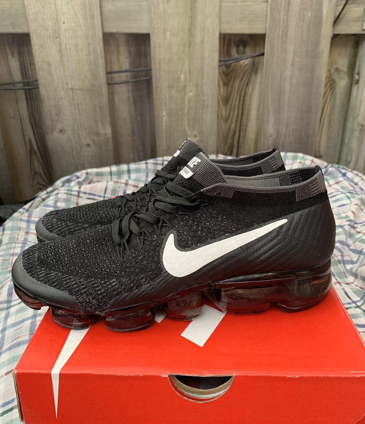 mens nike air vapormax triple black