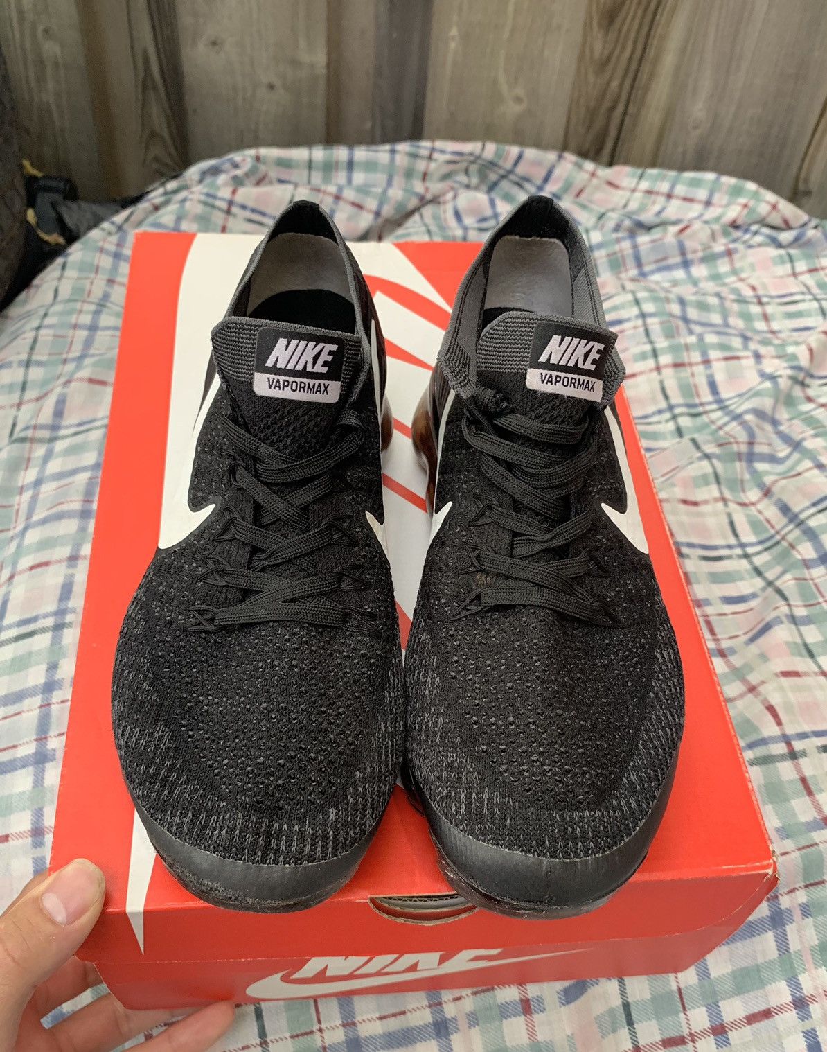 Nike Air VaporMax Triple Black Size US 7 / EU 40 - 2 Thumbnail