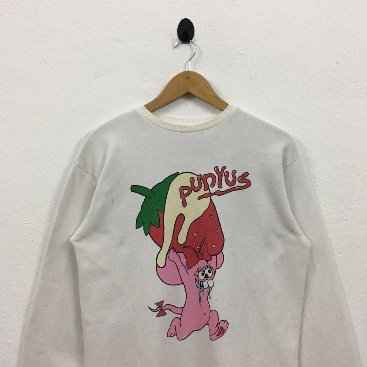 Japanese Brand × Vintage Vintage Japanese Brand Punyus Mouse Strawberry Sweatshirt Size US M / EU 48-50 / 2 - 3 Thumbnail
