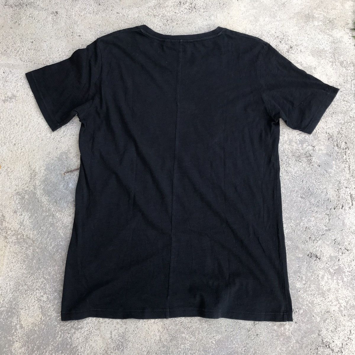 Japanese Brand × Jun Takahashi × Undercover Uniqlo Undercover Tee Size US XL / EU 56 / 4 - 2 Thumbnail