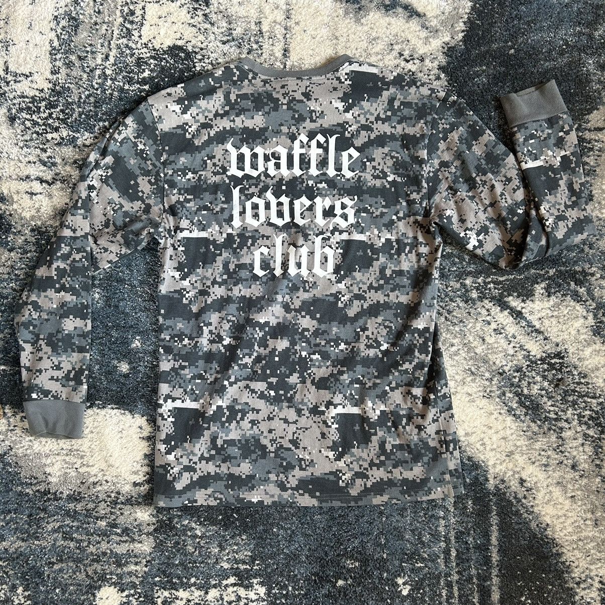 Vans × Wtaps 2018 WAFFLE LOVERS CLUB DiGiTAL CAMO L/S TEE RUBBER LOGO Size US L / EU 52-54 / 3 - 6 Thumbnail