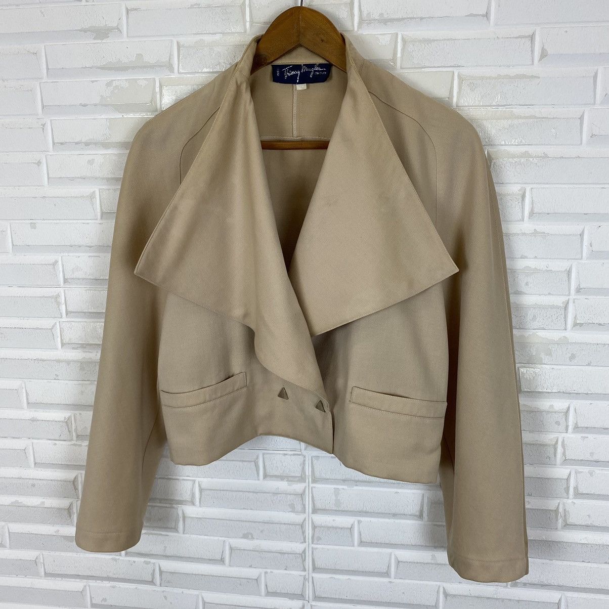 Thierry Mugler ☀️Nice design Thierry Mugler cropped jacket Size M / US 6-8 / IT 42-44 - 4 Thumbnail
