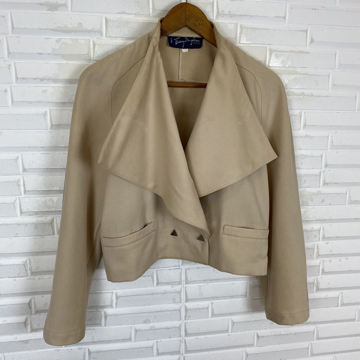 Thierry Mugler ☀️Nice design Thierry Mugler cropped jacket Size M / US 6-8 / IT 42-44 - 3 Thumbnail