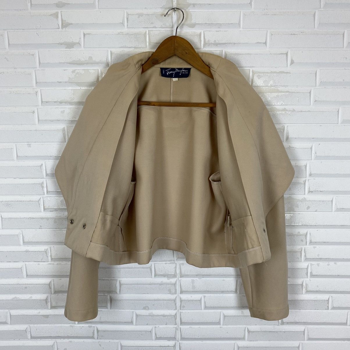 Thierry Mugler ☀️Nice design Thierry Mugler cropped jacket Size M / US 6-8 / IT 42-44 - 13 Thumbnail