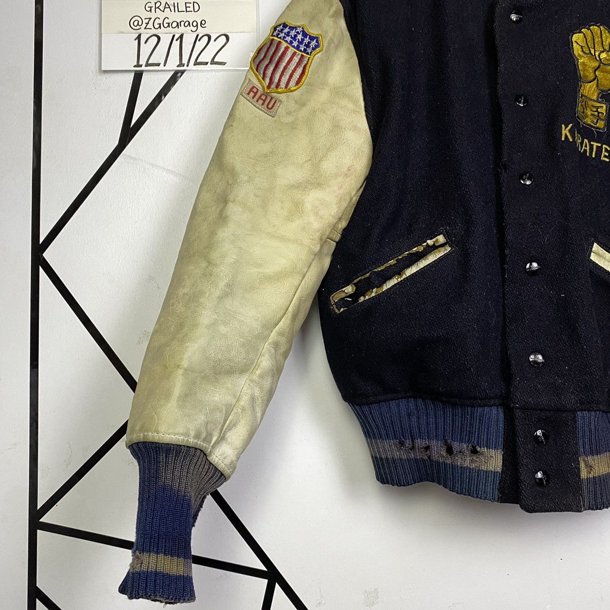 Vintage Vintage 60s Karate Varsity Sleeve Leather Distressed Size US M / EU 48-50 / 2 - 8 Thumbnail