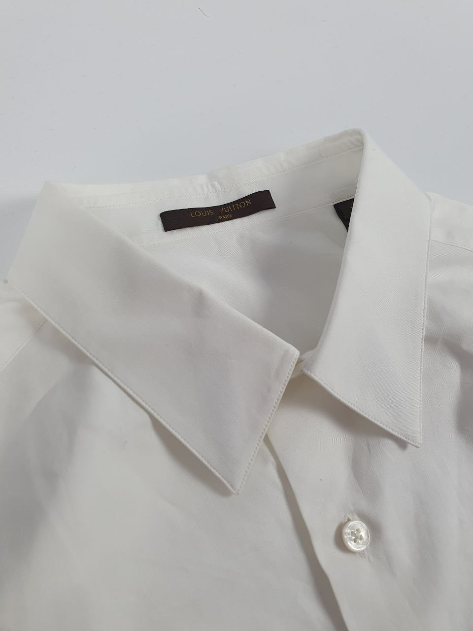 Louis Vuitton Louis Vuitton Logo Shirt Size US L / EU 52-54 / 3 - 4 Thumbnail