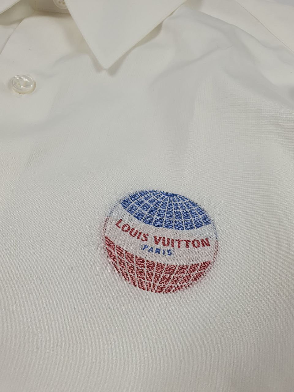 Louis Vuitton Louis Vuitton Logo Shirt Size US L / EU 52-54 / 3 - 1 Thumbnail