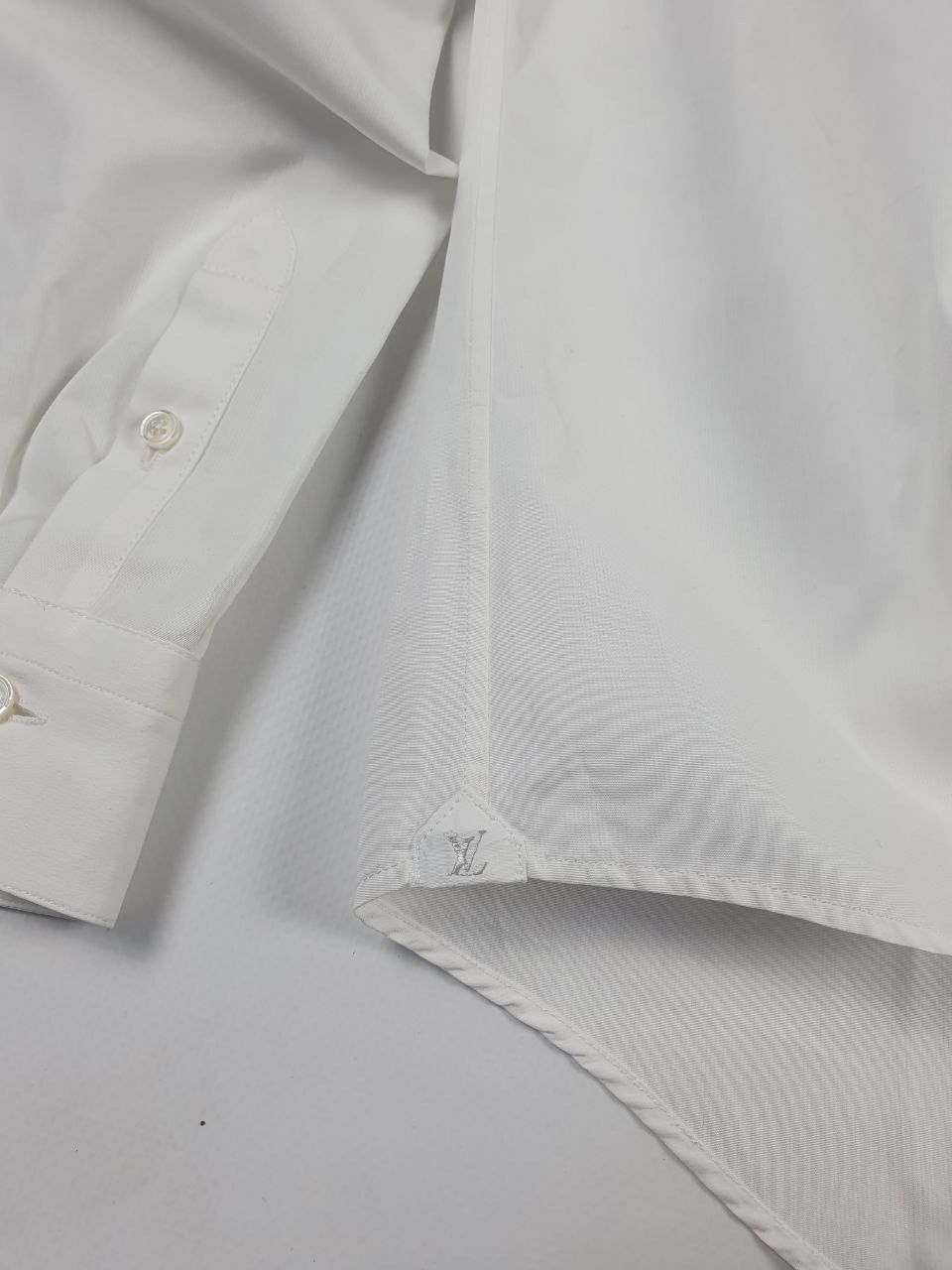Louis Vuitton Louis Vuitton Logo Shirt Size US L / EU 52-54 / 3 - 3 Thumbnail