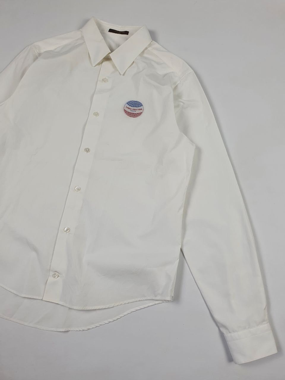 Louis Vuitton Louis Vuitton Logo Shirt Size US L / EU 52-54 / 3 - 5 Thumbnail