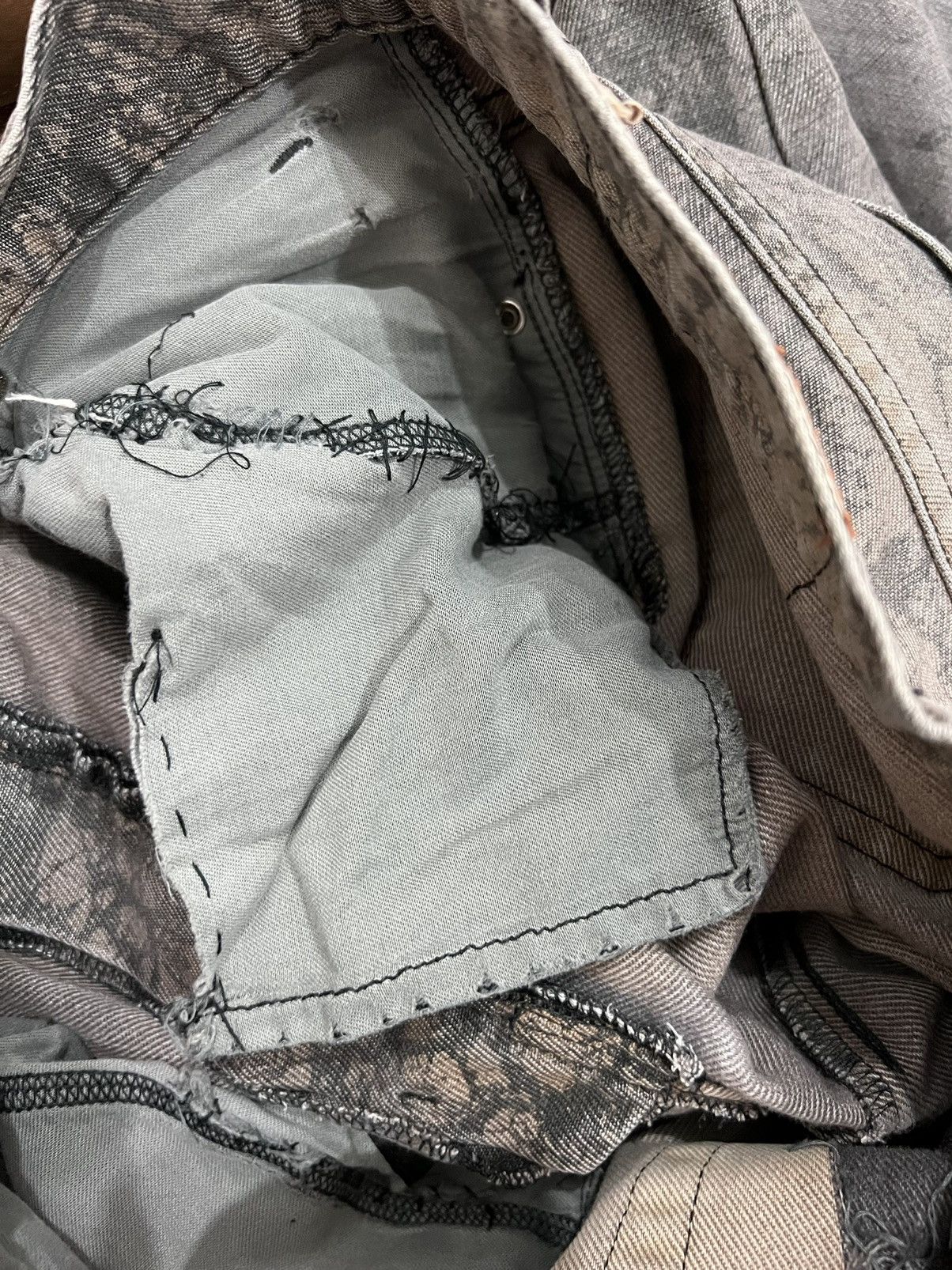 If Six Was Nine × Japanese Brand × Undercover Japanese Brand Men Bigi Black Faded Bleach Distressed Pants Size US 27 - 12 Thumbnail