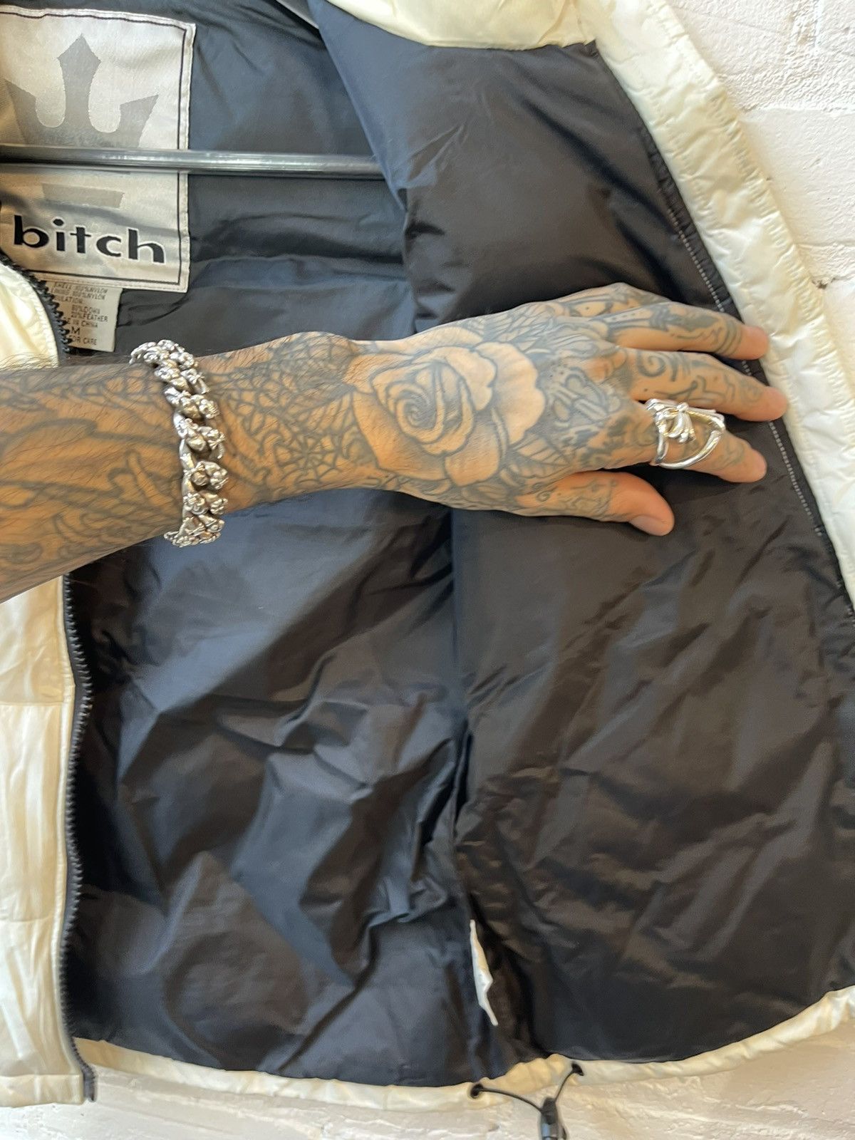 Vintage 90s BITCH SKATEBOARD BRAND WHITE PUFFER VEST JACKET !! Size US M / EU 48-50 / 2 - 11 Thumbnail