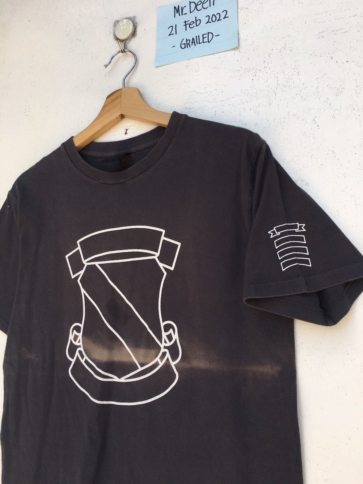 Number (N)ine Vintage Number (N)ine Distressed Shield T Shirt Size US M / EU 48-50 / 2 - 12 Thumbnail