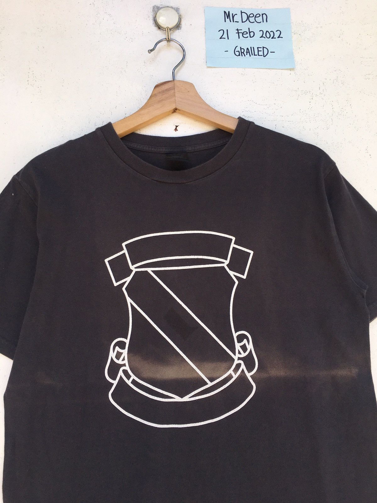 Number (N)ine Vintage Number (N)ine Distressed Shield T Shirt Size US M / EU 48-50 / 2 - 5 Thumbnail