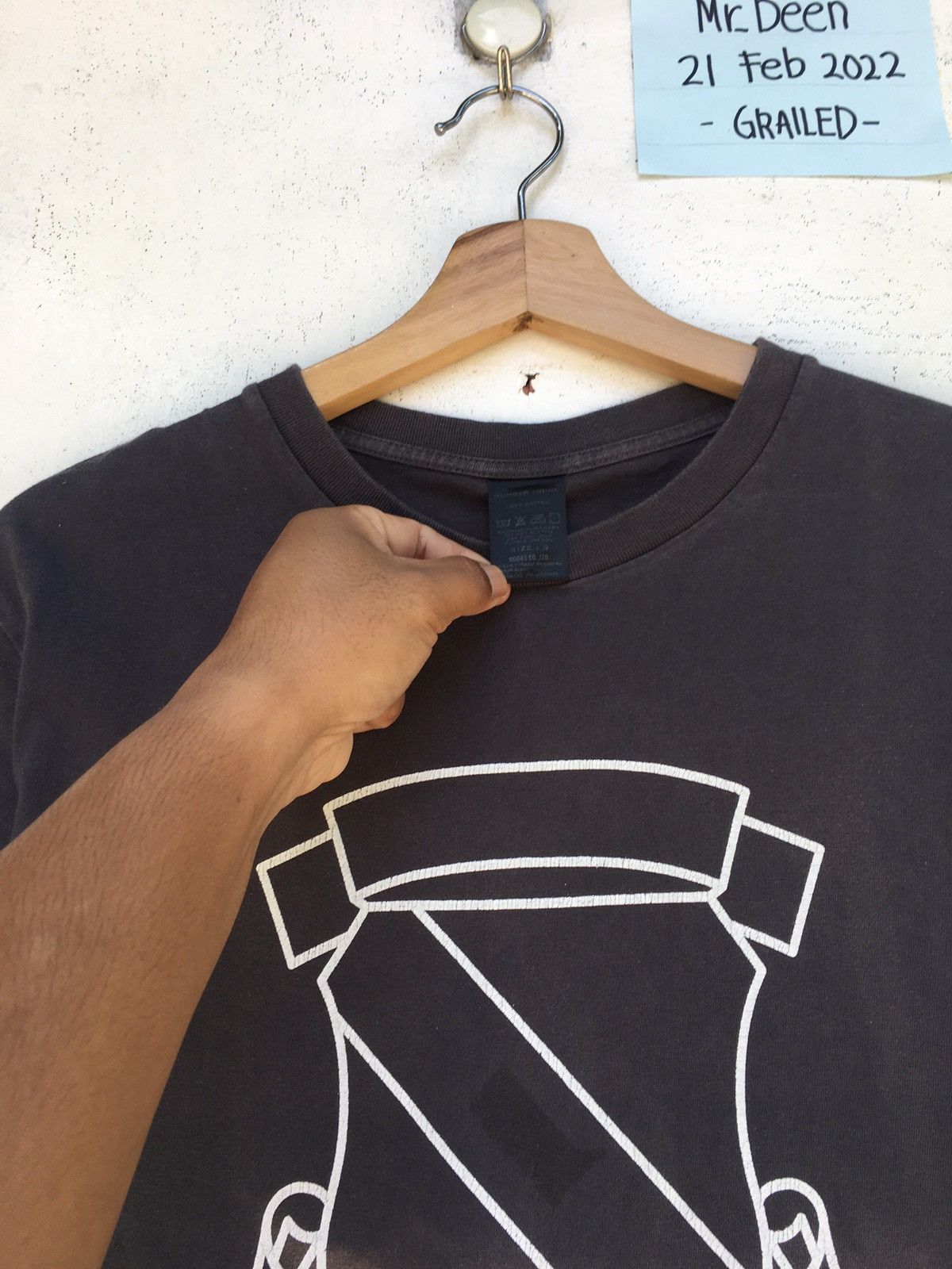 Number (N)ine Vintage Number (N)ine Distressed Shield T Shirt Size US M / EU 48-50 / 2 - 6 Thumbnail