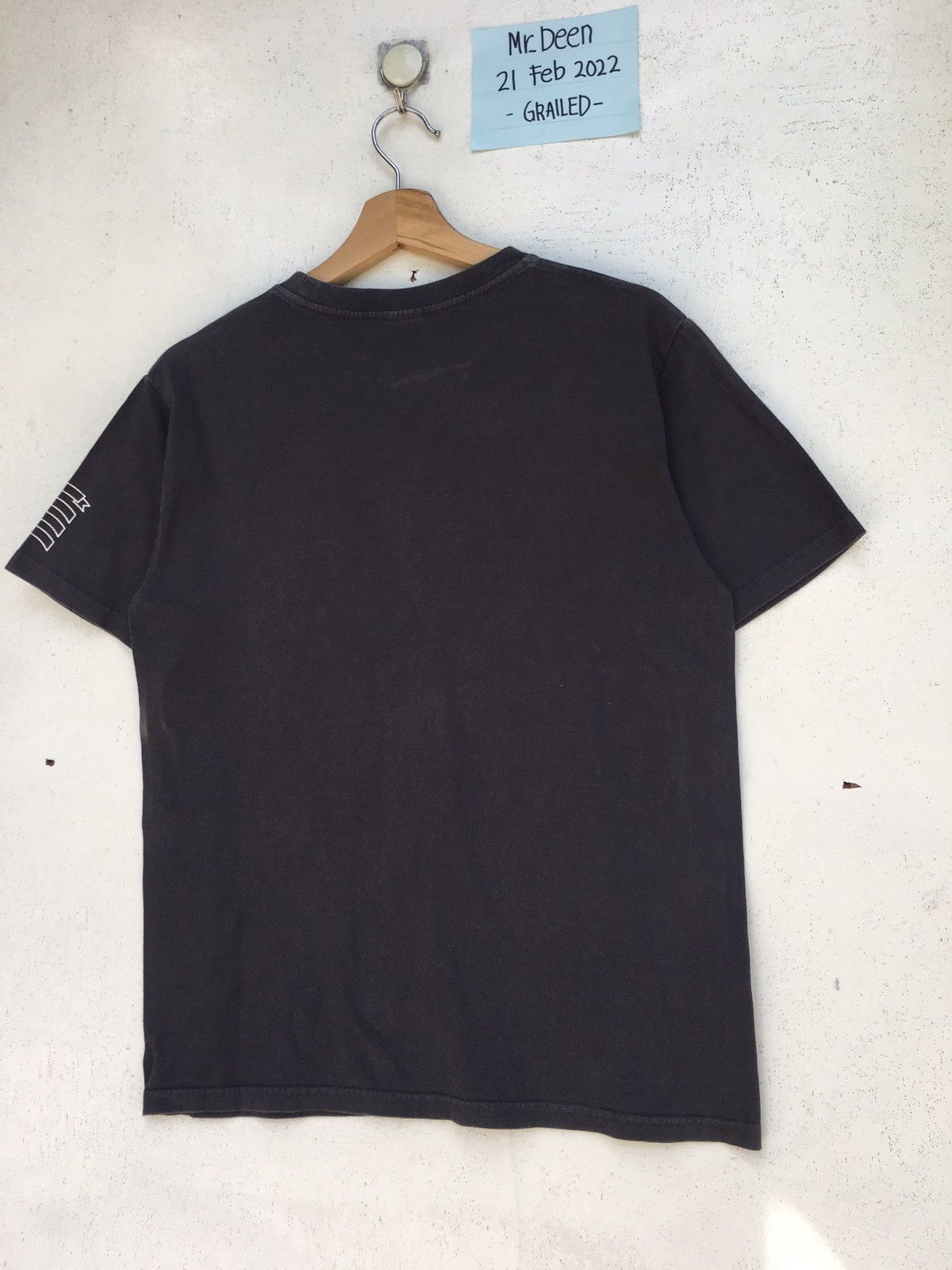 Number (N)ine Vintage Number (N)ine Distressed Shield T Shirt Size US M / EU 48-50 / 2 - 15 Thumbnail