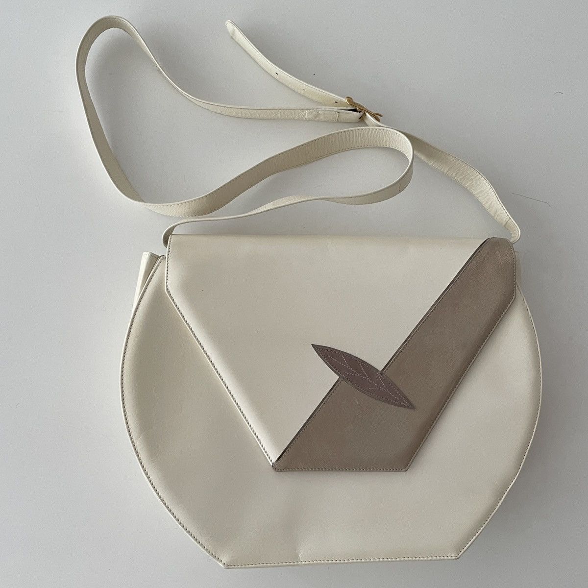 Vintage Bally leather shoulder purse