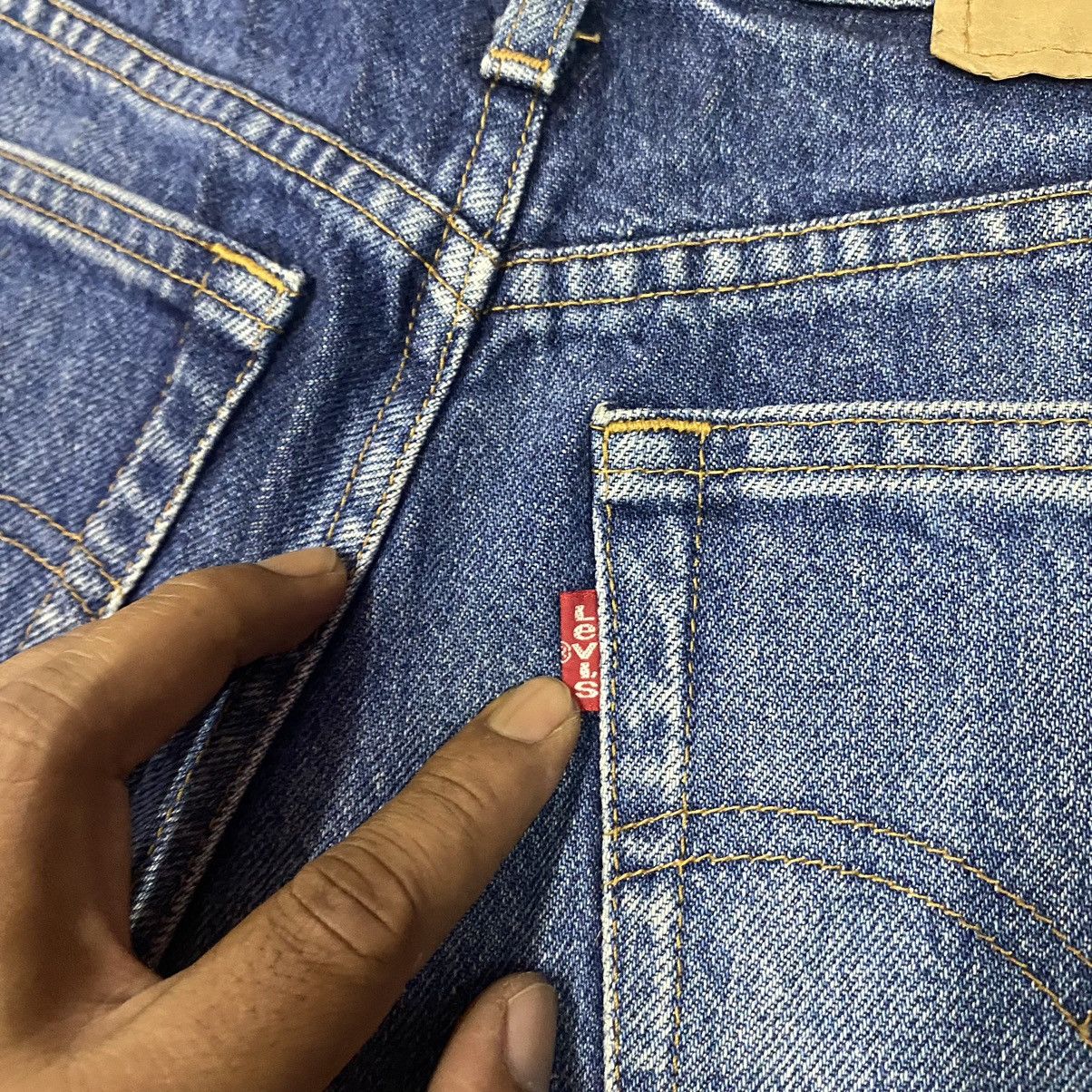Levi's Steals🔥 Vintage 90s Levis 505 Denim Jeans Size US 26 / EU 42 - 8 Thumbnail