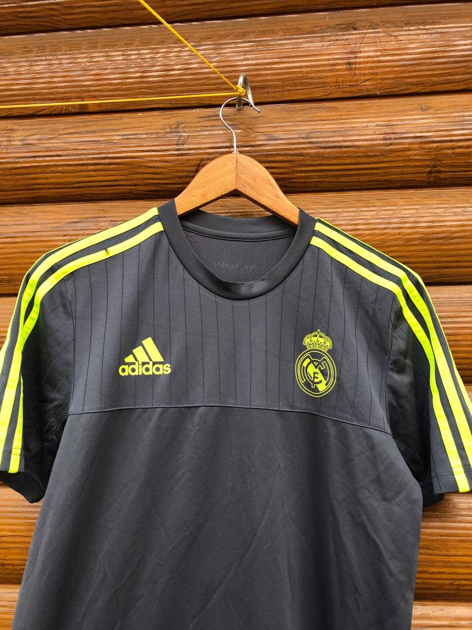 Adidas Real Madrid Home Soccer Jersey Size US M / EU 48-50 / 2 - 3 Thumbnail