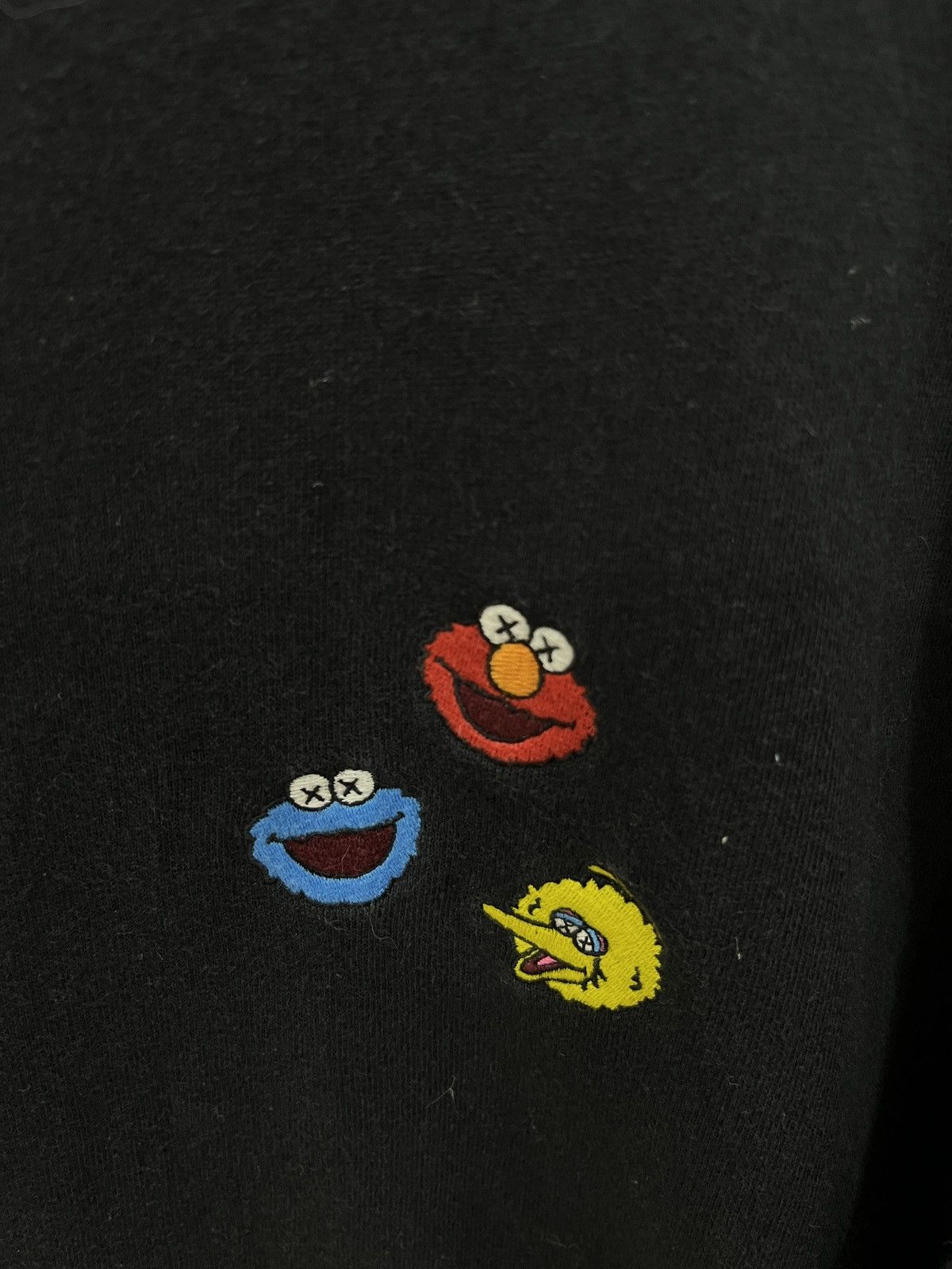 Kaws × Uniqlo (Pppp). KAWS X UT X SESAME STREET SWEATSHIRT Size US M / EU 48-50 / 2 - 5 Thumbnail