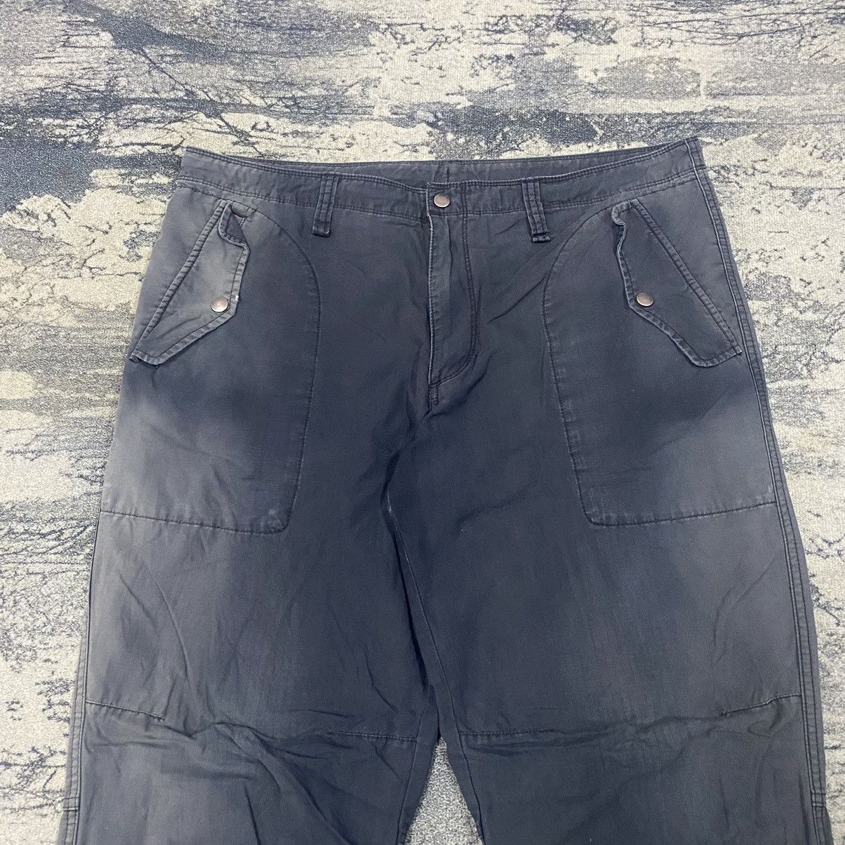 If Six Was Nine × Japanese Brand × Vintage Vintage OG Japanese Uniqlo Big Pocket Distressed Cargo Pant Size US 38 / EU 54 - 2 Thumbnail