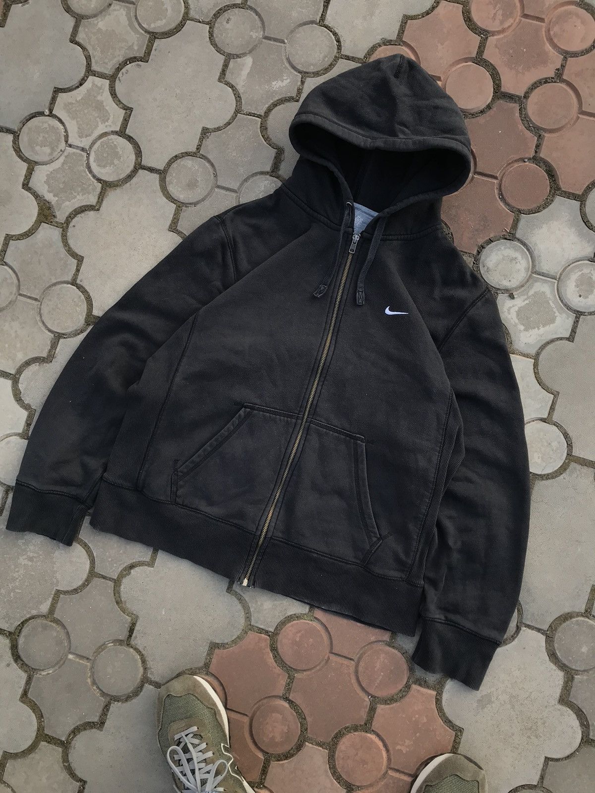 Nike × Vintage Vintage Nike Mini Swoosh Y2K Zip Hoodie Size US L / EU 52-54 / 3 - 2 Thumbnail