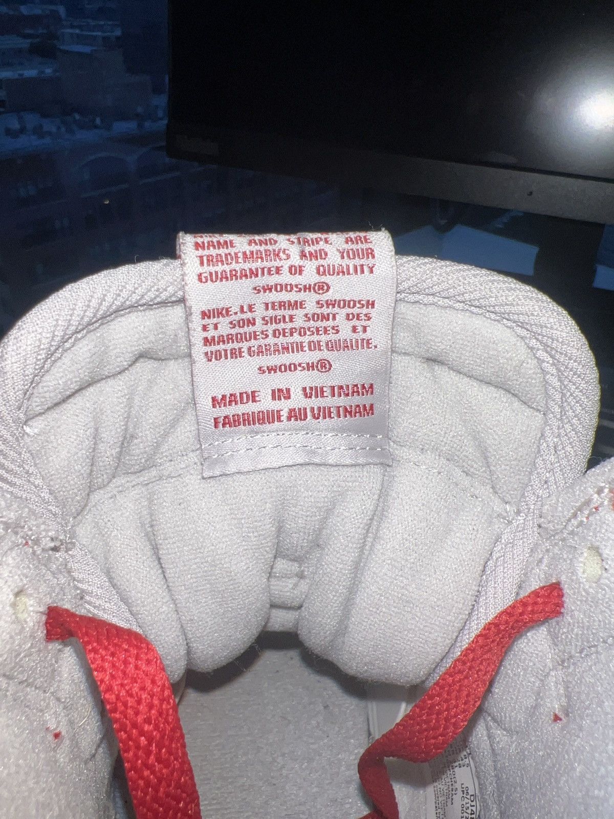 Jordan Brand Jordan 1 Retro High OG, Varsity Red Size US 9.5 / EU 42-43 - 12 Thumbnail
