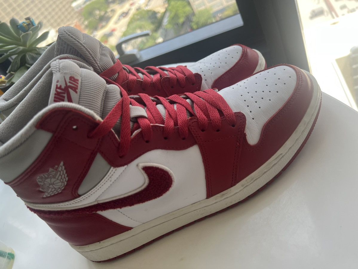 Jordan Brand Jordan 1 Retro High OG, Varsity Red Size US 9.5 / EU 42-43 - 6 Thumbnail