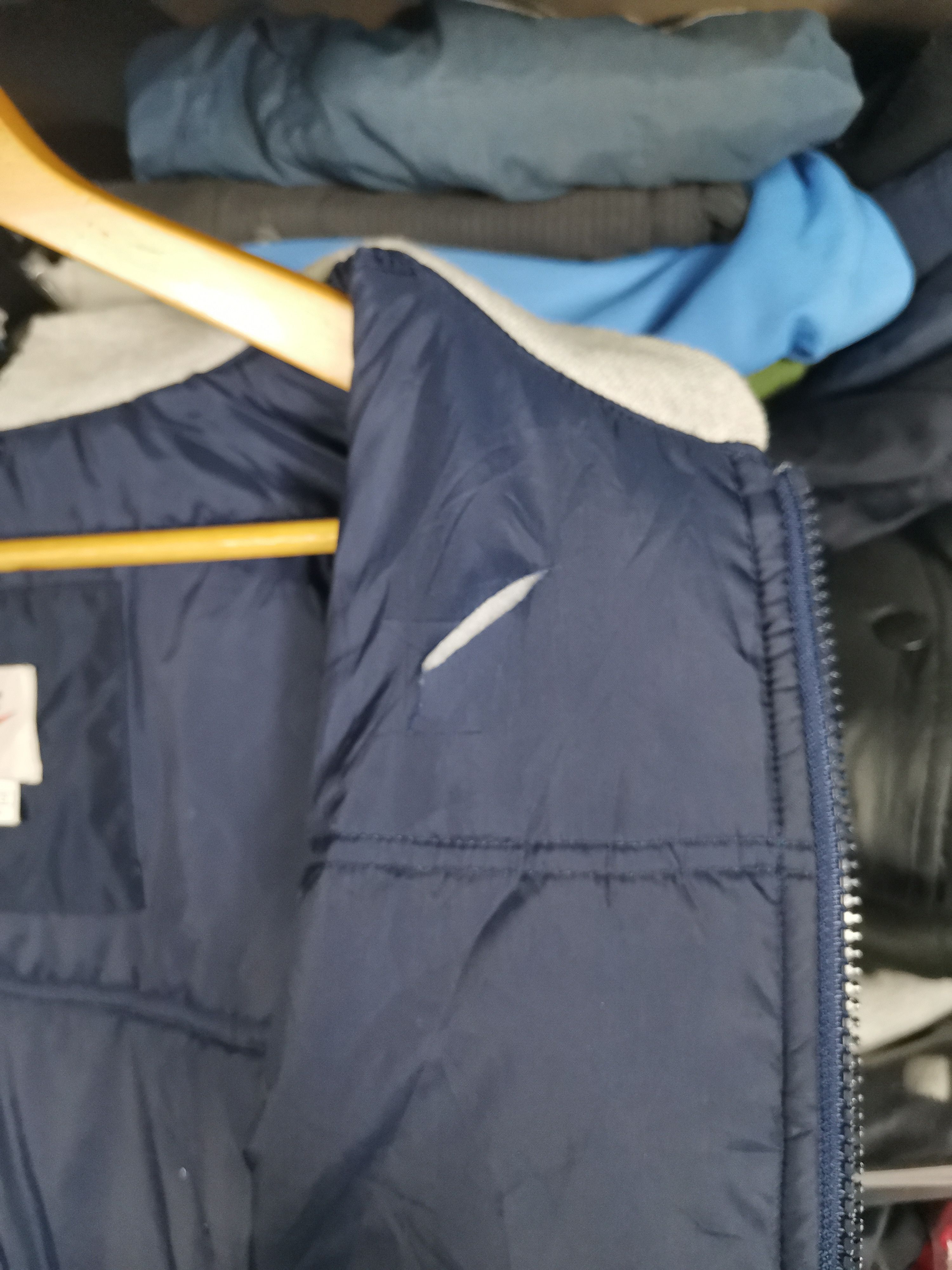Nike Trashed Vintage 90s Nike Puffer Vest Distressed Size US XL / EU 56 / 4 - 7 Thumbnail