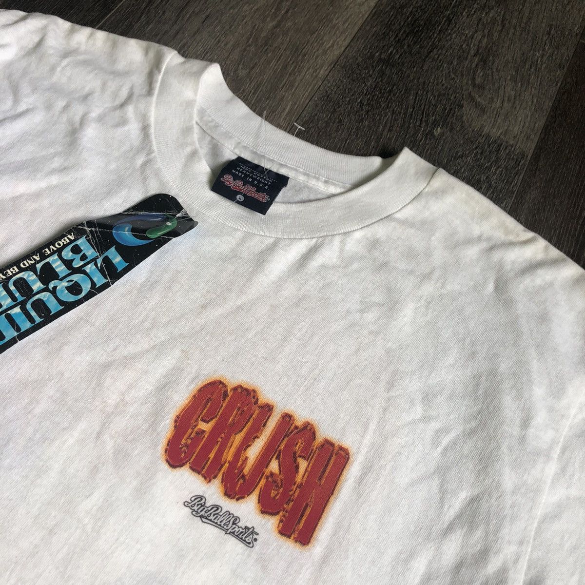 Liquid Blue Vintage 90s Liquid Blue Big Ball Sports Soccer Crush T Shirt Size US L / EU 52-54 / 3 - 8 Thumbnail