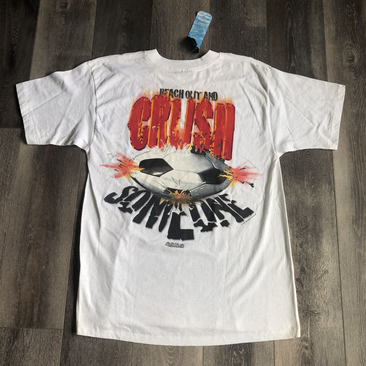 Liquid Blue Vintage 90s Liquid Blue Big Ball Sports Soccer Crush T Shirt Size US L / EU 52-54 / 3 - 1 Thumbnail