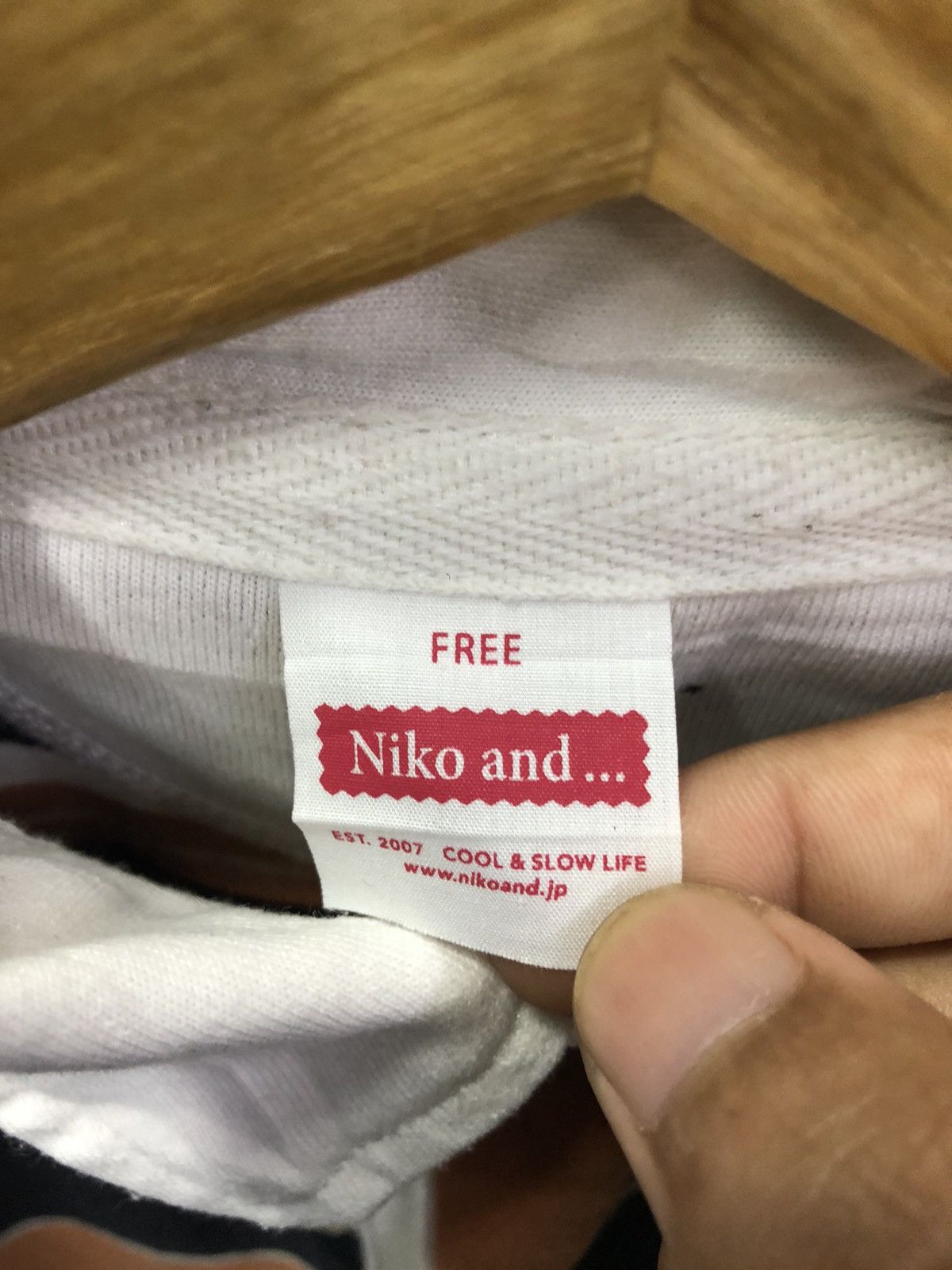 Japanese Brand NIKO AND cropped tee stripes rare Size US L / EU 52-54 / 3 - 4 Thumbnail